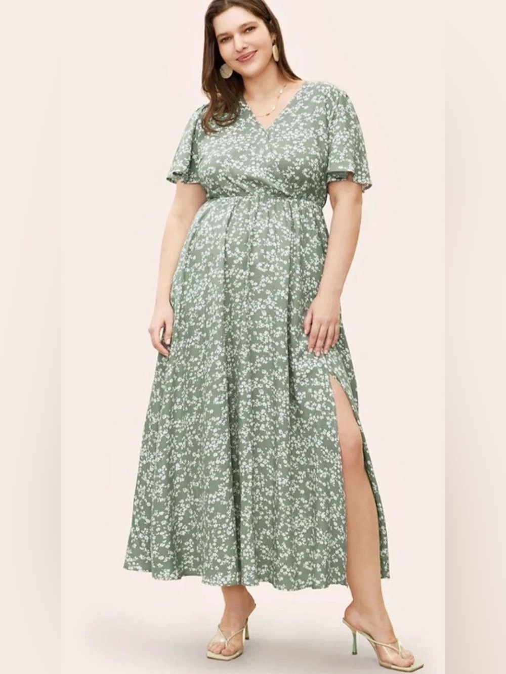 BloomChic Floral Maxi Dress in Green & White Size Medium Like New